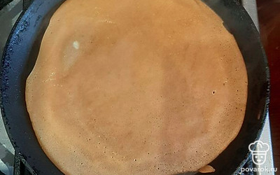 Вот такие золотистые блины должны получиться.