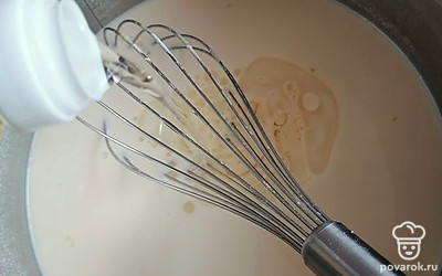 В конце влит 20 г подсолнечного масла. 