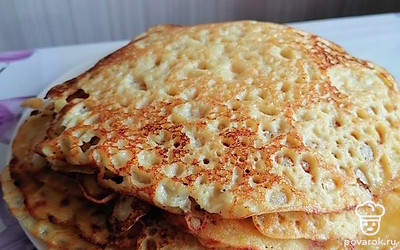 Большая порция блинов порадует всю вашу семью! Подавать на завтрак, к чаю или в качестве перекуса. 