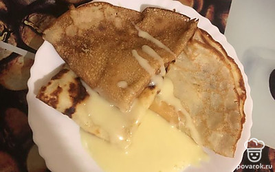 Подавать со сгущёнкой или вареньем.