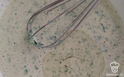 Хорошо перемешать, добавить растительное масло. 