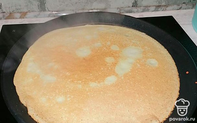 Жарим блины на сухой сковороде.