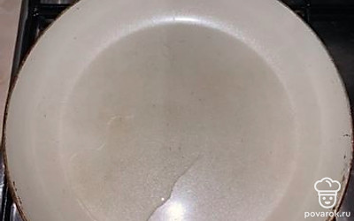 Добавьте растительное масло. 