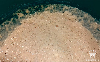 Теперь возьмите половник и пеките блины.