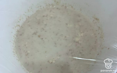 Перемешать, накрыть пленкой, поставить в тёплое место на 20 минут.