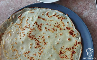 Подать на стол можно со сгущеным молоком.