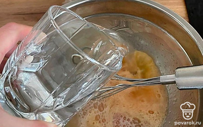 2 столовые ложки воды.