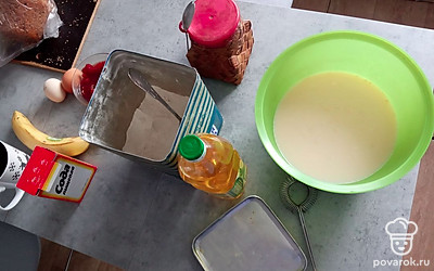 Нагреть молоко до горячего состояния. 