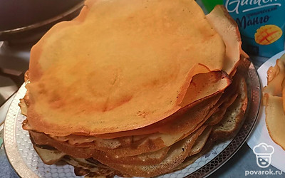 Подаем с шоколадной пастой или сметаной. 