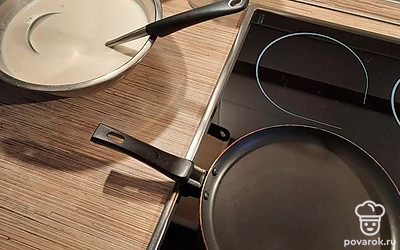 Обязательно очень хорошо накалить сковороду!