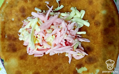 Укладываем в середину блина.