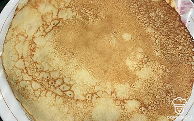 Подавать со сметаной, вареньем.