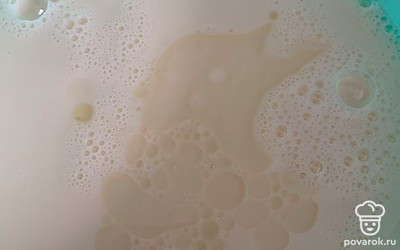 Добавить подсолнечное масло.