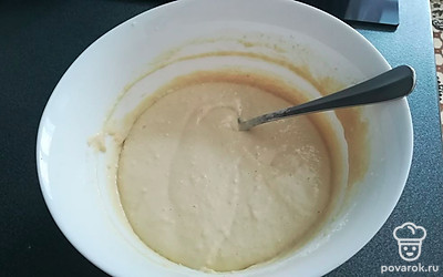 Замесить тесто. 