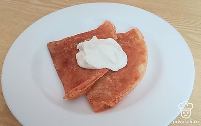 Подавать можно со сметаной.