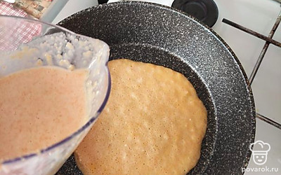 Выпекаем до румянности на разогретой сковороде без масла.