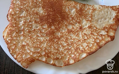 Подавать к столу можно с любым вареньем или мёдом. 