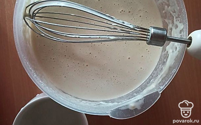 В готовую смесь добавляем 1 кружку кипятка. 