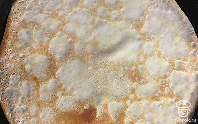 Жарим на большом огне, на каждой стороне примерно по минуте.