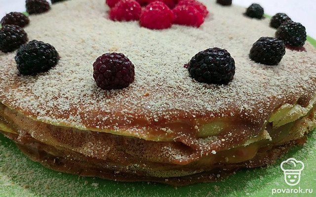 Простой блинный торт со сгущенным молоком — Рецепт с фото