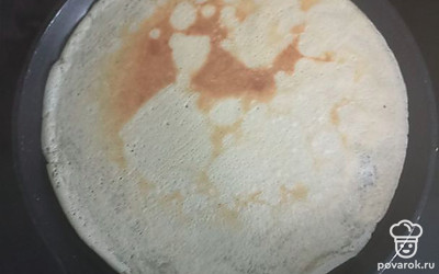 Жарим блины на сухой сковороде. 