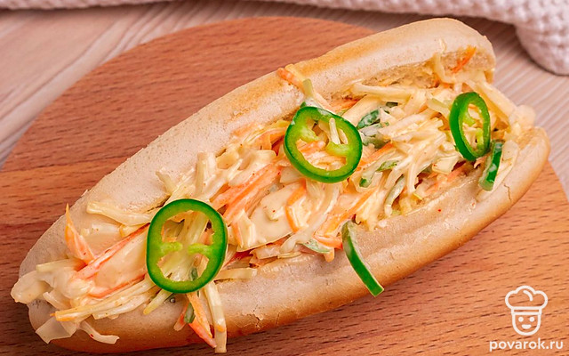 Хот-дог с пряной капустой — Рецепт с фото