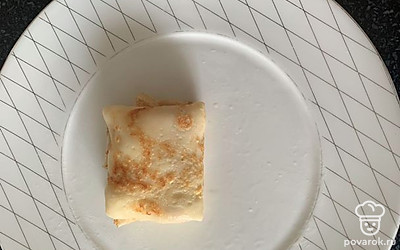 Заворачиваем начинку.