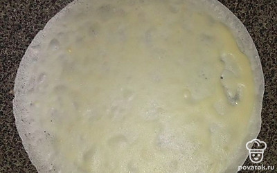 Жарить на раскаленной, смазанной маслом, сковороде.