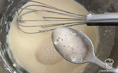 Добавить в тесто соду, гашеную уксусом.