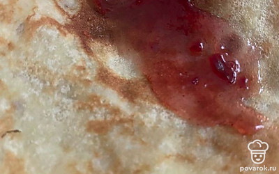 Блины готовы! Можно подать их с джемом или сгущенкой. Приятного аппетита!