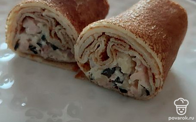 Блинчики за счет кипятка получаются тонкими с дырочками, хорошо сочетаются с любой начинкой.