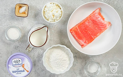 Подготовьте необходимые ингредиенты. Разложите все продукты удобно на столе, заранее отмерив необходимое количество.