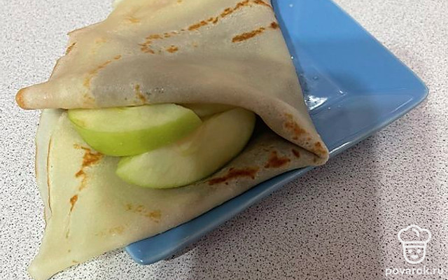 Блинчики с яблоком — Рецепт с фото