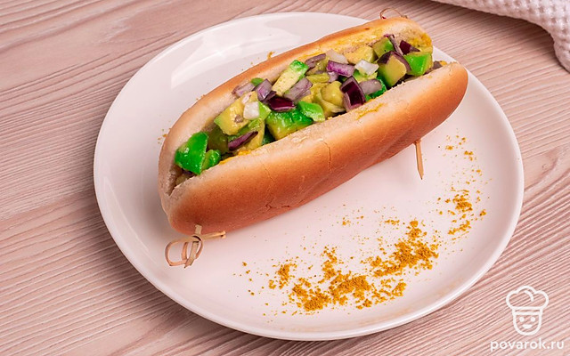 Хот-дог с авокадо — Рецепт с фото