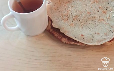 Смазать блинчики медом и пить чай.