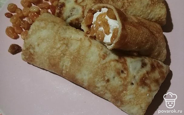 Блинчики, фаршированные рикоттой и изюмом — Рецепт с фото