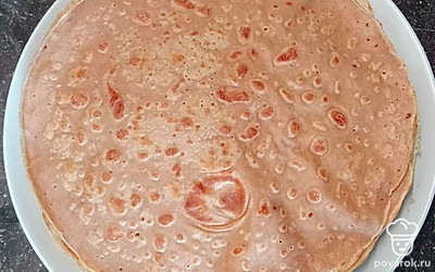 У вас получится 14-16 шоколадных блинчиков.