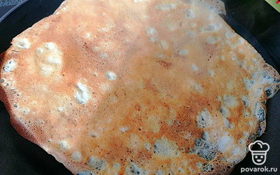 Перевернуть и поджарить с другой стороны. 