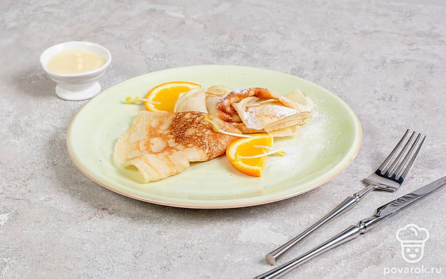 Блины на дрожжах и молоке с дырочками — Рецепт с фото