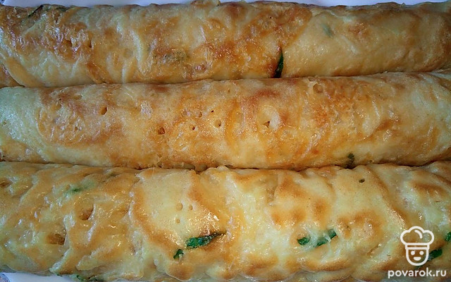 Сырные блины на молоке с зеленью — Рецепт с фото