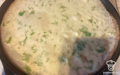 На разогретой сковороде обжариваем блинчики до готовности. Блюдо готово.