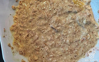 Разогреваем сковороду с каплей масла.