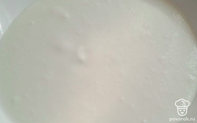 Кефир оставьте при комнатной температуре на ночь.