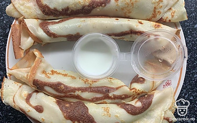 Подать со сметаной.