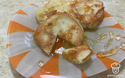 Перед подачей дополнительно украсьте блинчики джемом. 