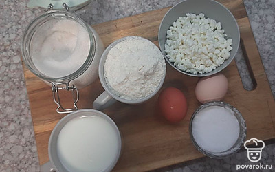 Подготовить все ингредиенты. Творог и молоко можно использовать любой жирности.