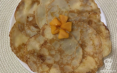 Подавайте со сметаной и чаем.