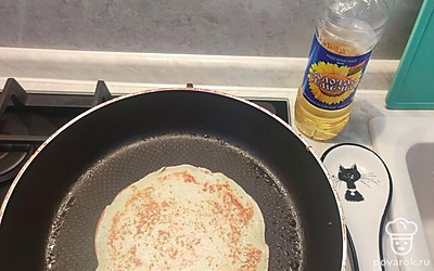 Обжариваем блинчики с двух сторон. 