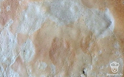 Обжарьте с двух сторон на сковороде.