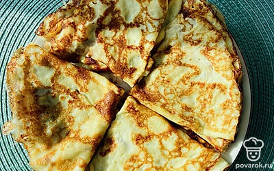 Блинчики я подаю на стол теплыми с любимой сгущенкой. Приятного аппетита!